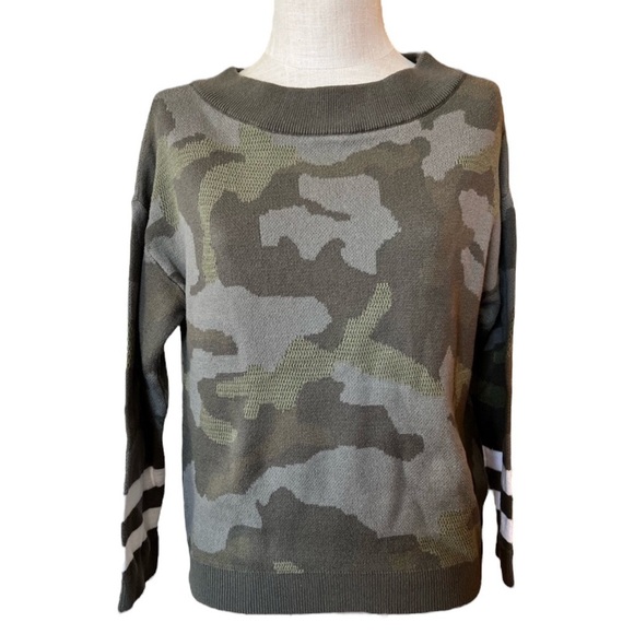 Hem & Thread Small Camouflage Crewneck Varsity Stripe Elbow Length Sweater - Picture 2 of 9